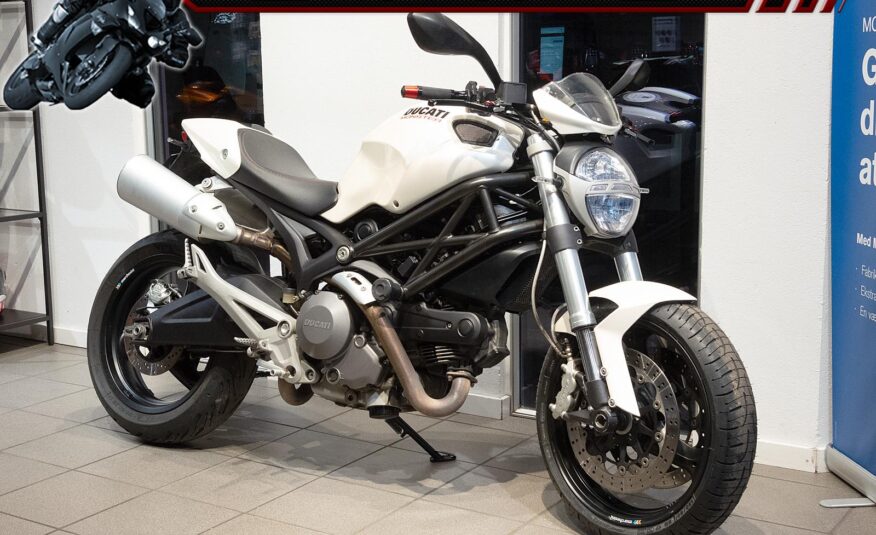 Ducati Monster 696