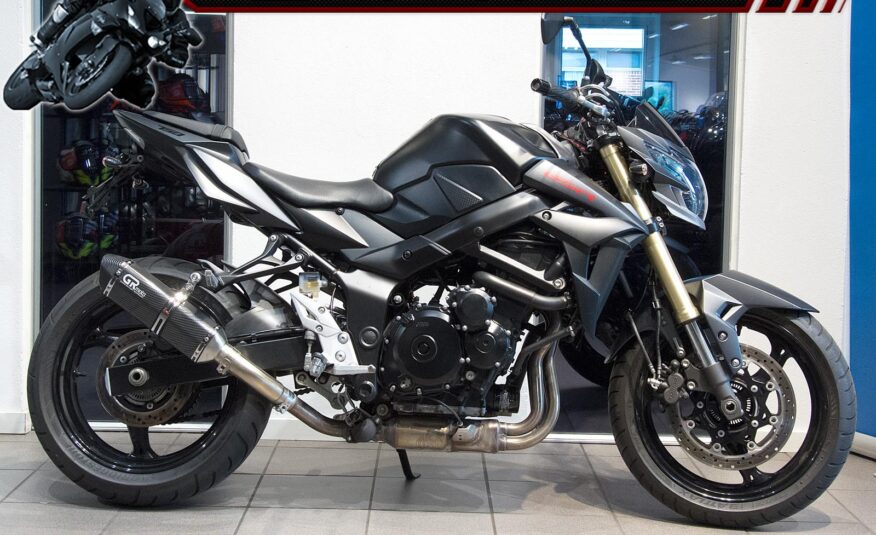 Suzuki GSR 750
