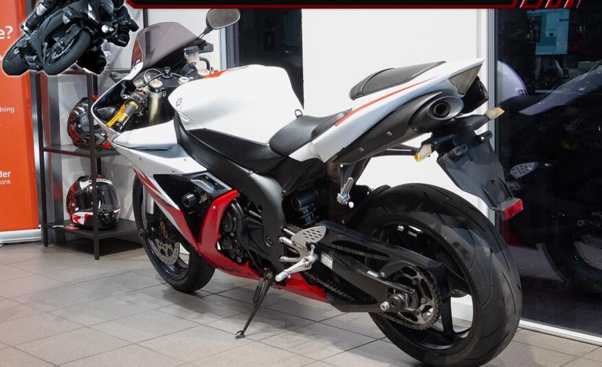 Yamaha YZF R1