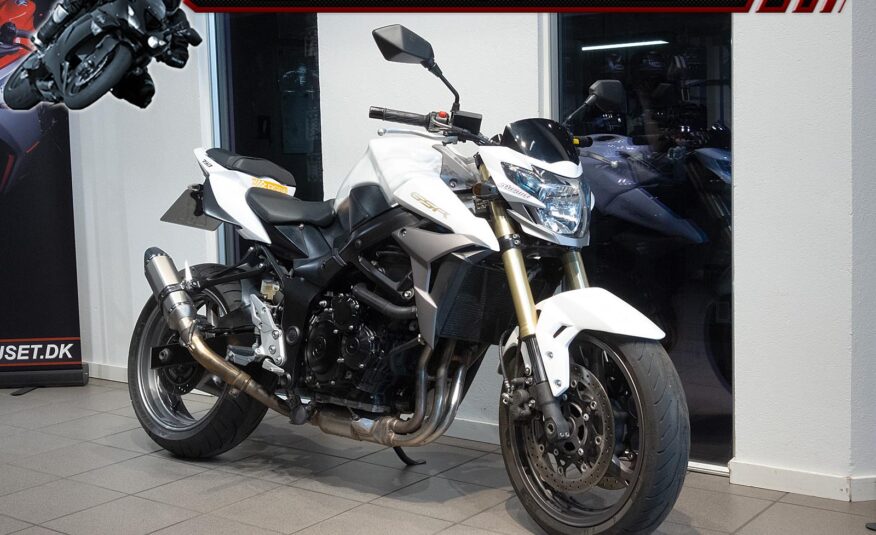 Suzuki GSR 750