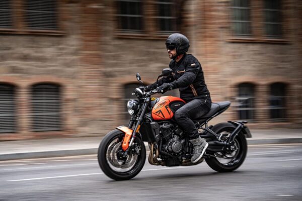LS2 Spitfire Black Flag - Image 8