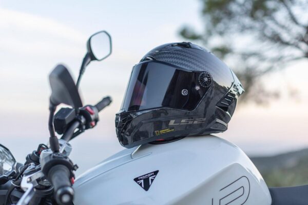 LS2 Thunder Carbon - Image 13
