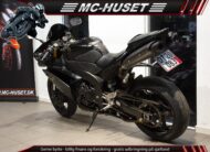 Yamaha YZF R1