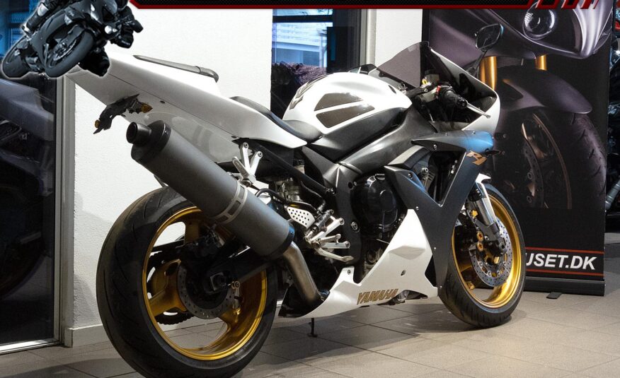 Yamaha YZF R1