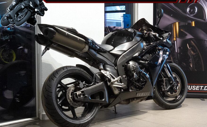 Yamaha YZF R1