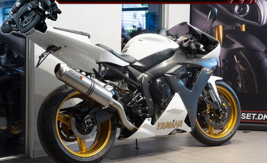 Yamaha YZF R1