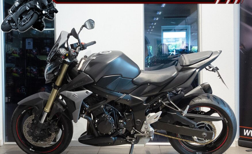 Suzuki GSR 750