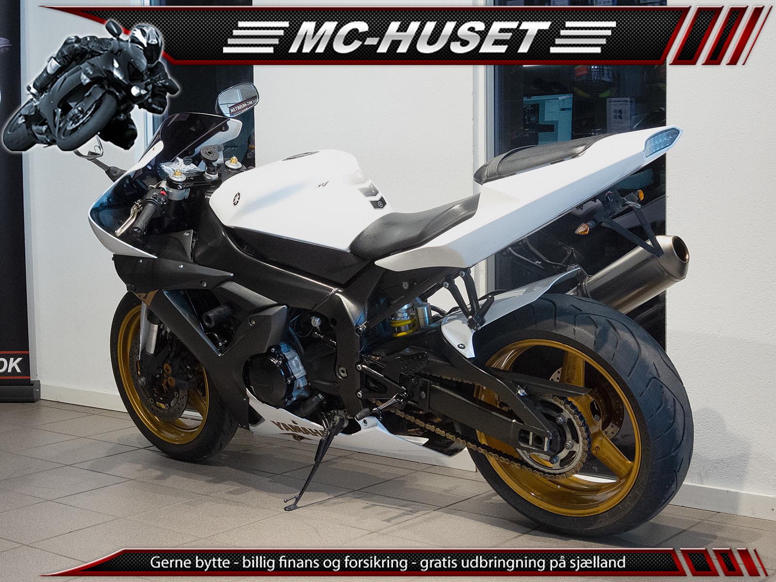Yamaha YZF R1