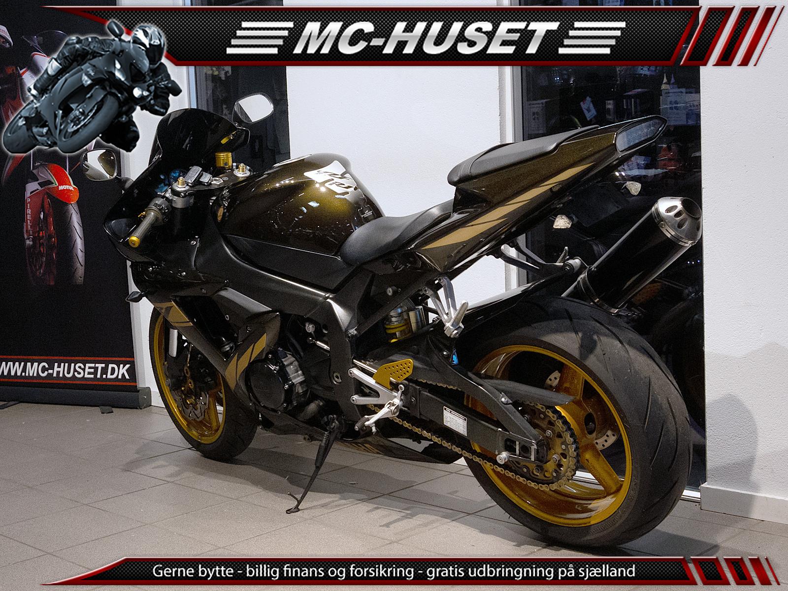 Yamaha YZF R1