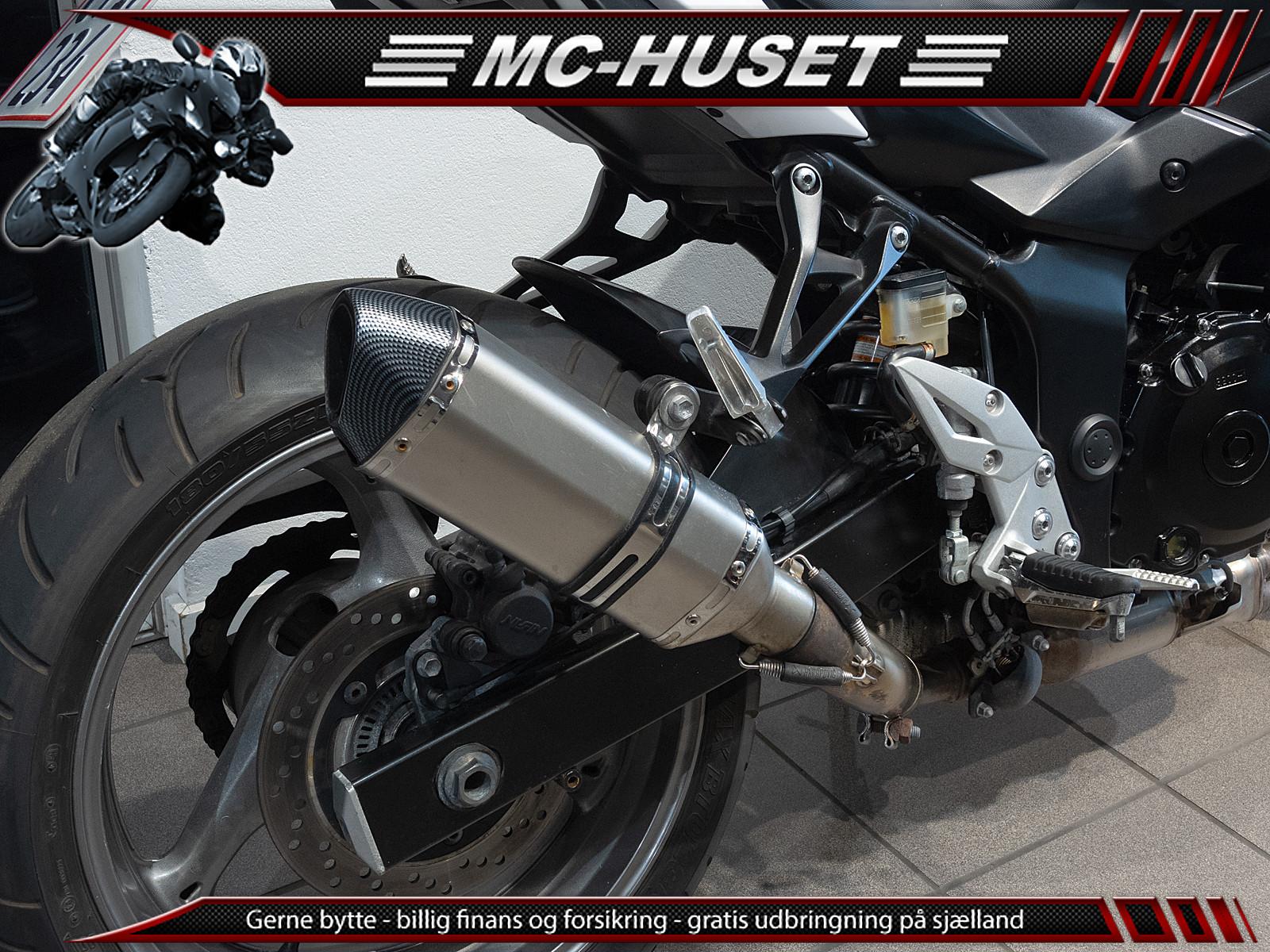 Suzuki GSR 750