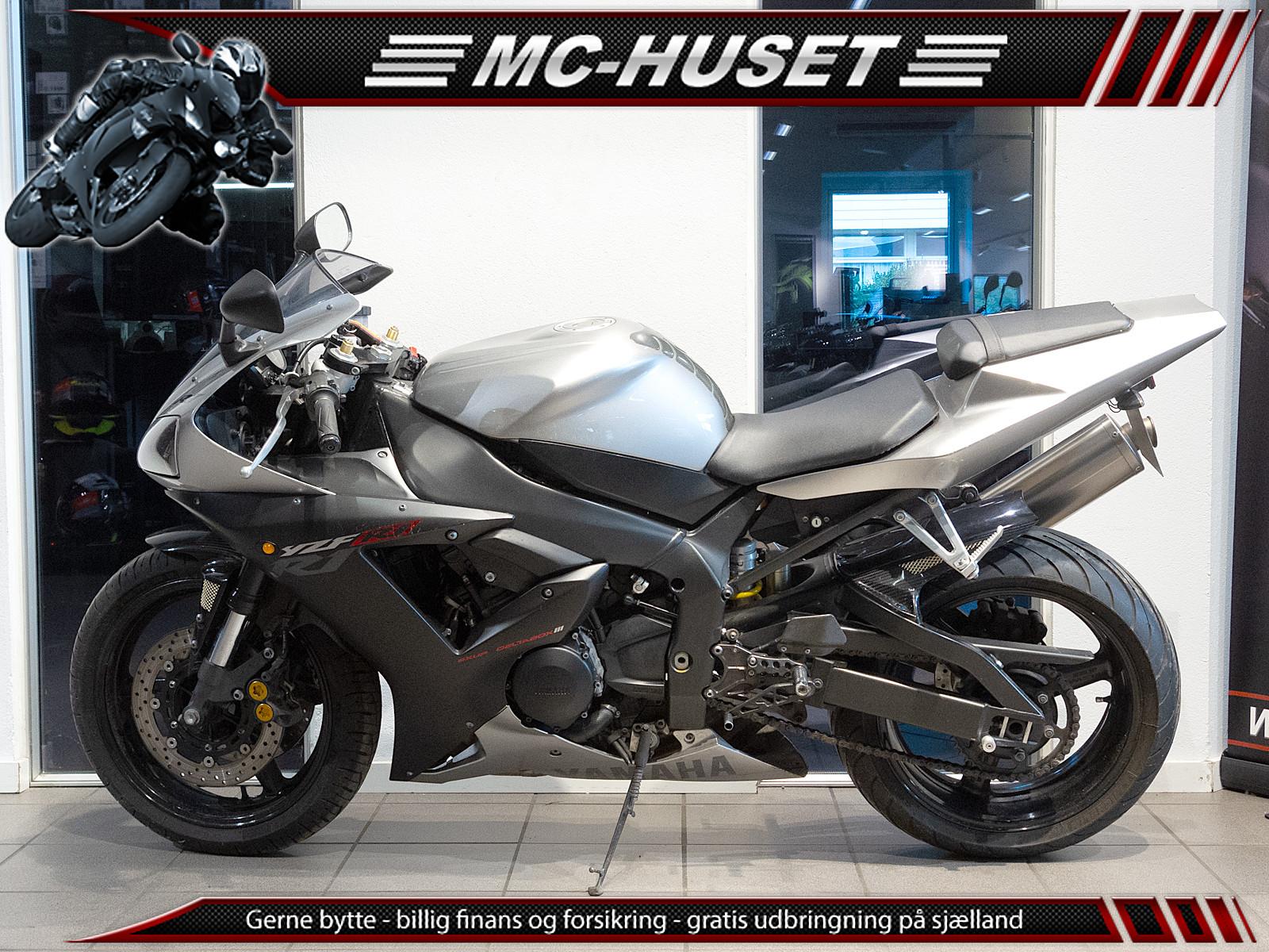 Yamaha YZF R1