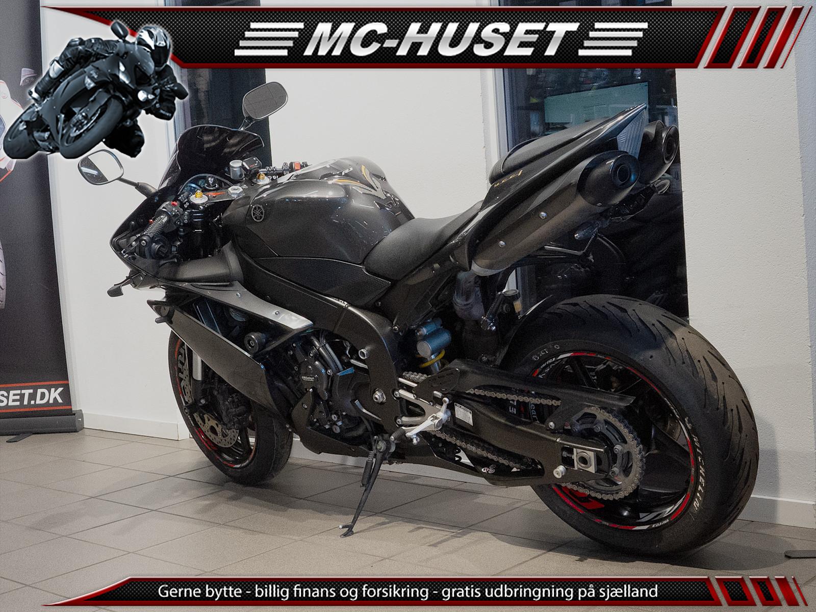 Yamaha YZF R1