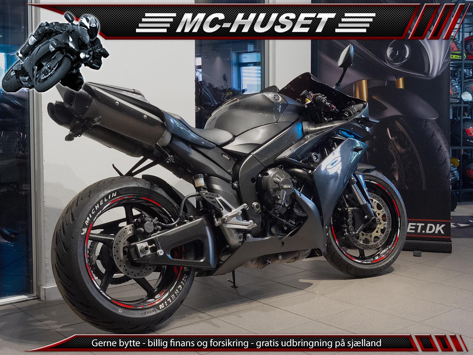 Yamaha YZF R1