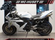Yamaha YZF R1