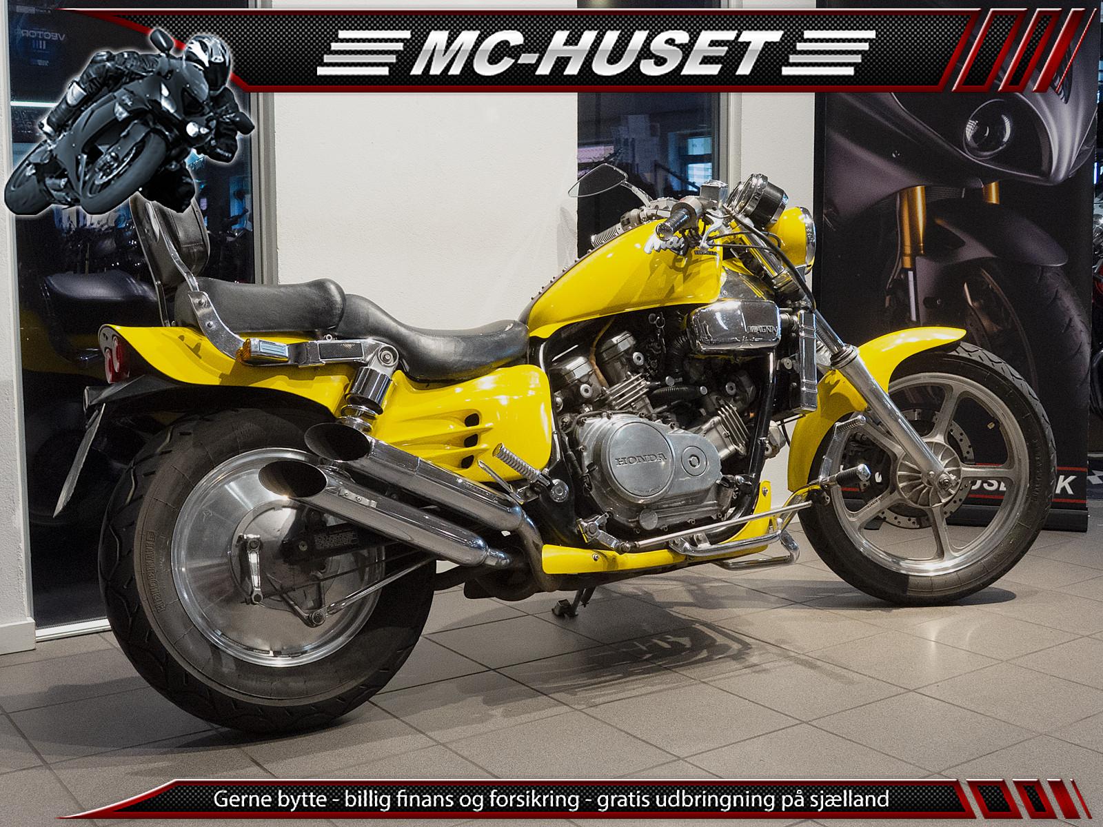 Honda VF 700 Magna
