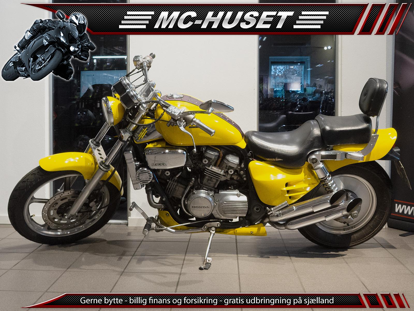 Honda VF 700 Magna